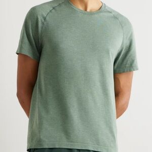 Men’s XL Lululemon sage green workout shirt